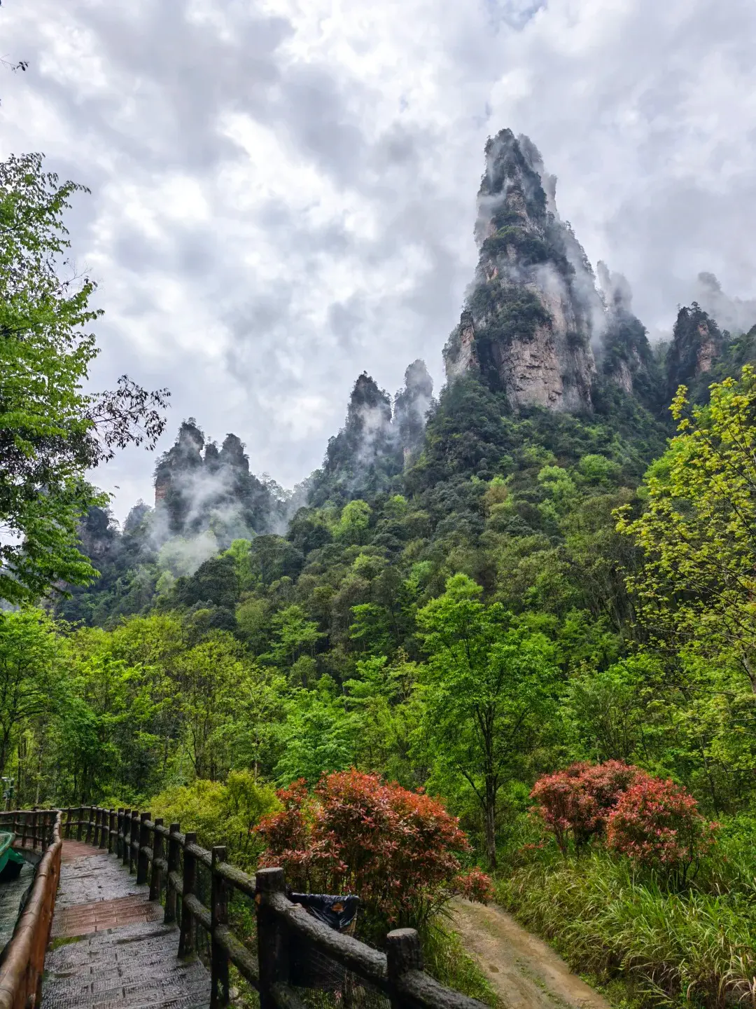Zhangjiajie sandstone pillars as a scenic China route anchor