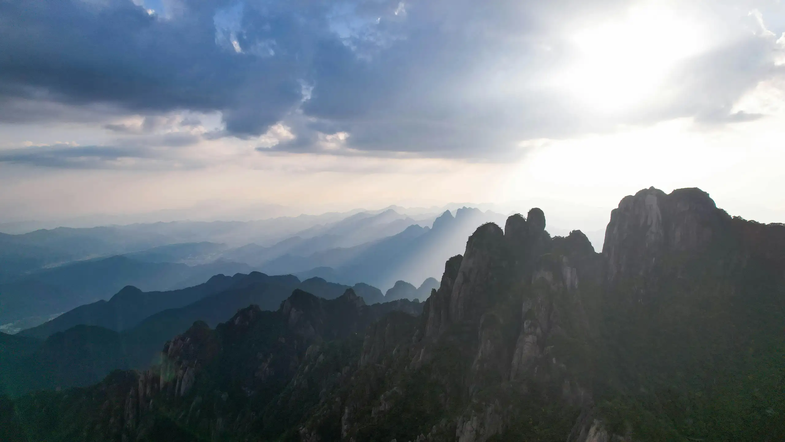 Huashan mountain scenery