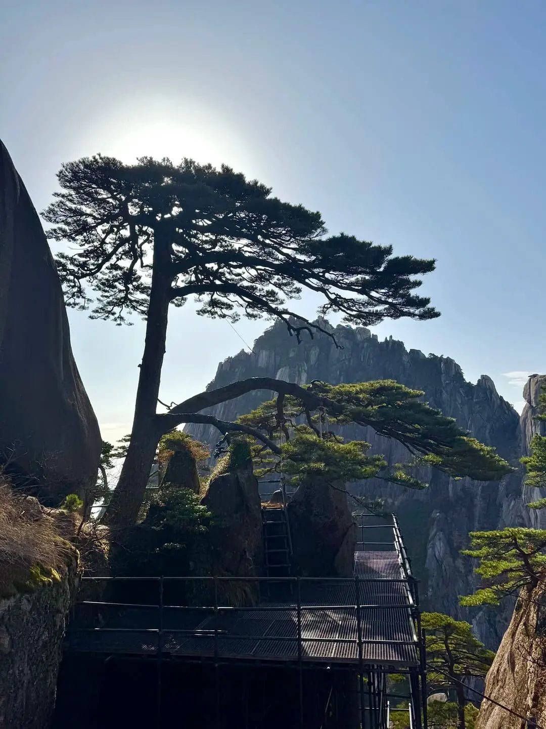 6 to 7 day Huangshan, Wuyuan, and Jingdezhen route Arrive through Hangzhou, Shanghai, or Huangshan and choose the first ... material-library route evidence